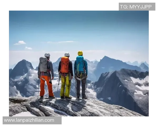 攀岩人生的深度对话：周伟如何在高峰与挑战中不断超越自我